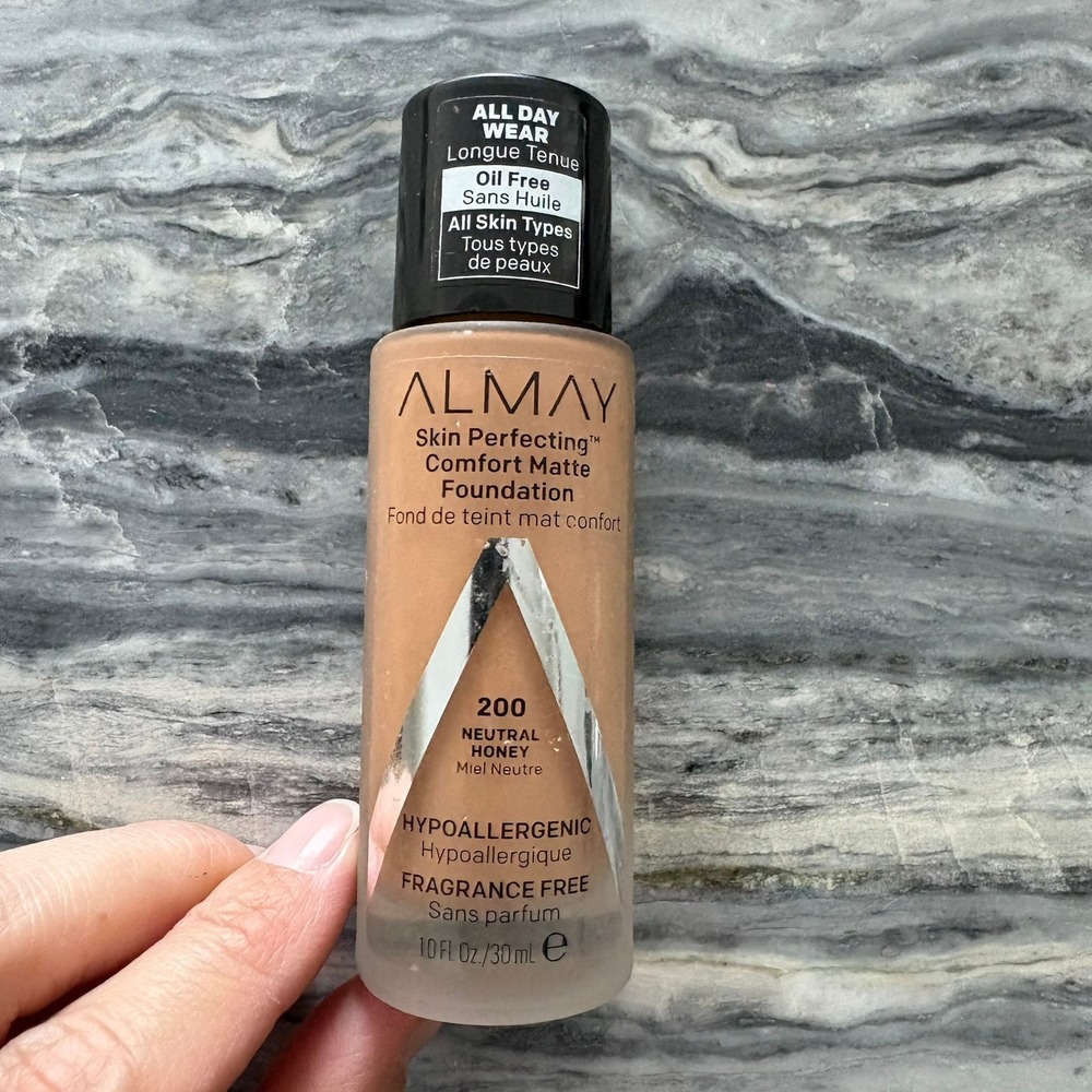 Almay Skin Perfecting Comfort Matte Foundation 200 Neutral Honey 1oz Oil Free